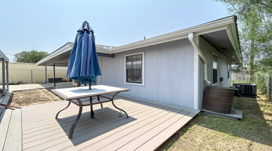 1707 Delmar St., ZAPATA, Texas 78076, 2 Bedrooms Bedrooms, 3 Rooms Rooms,1 BathroomBathrooms,Residential,For Rent,1707 Delmar St.,20261712