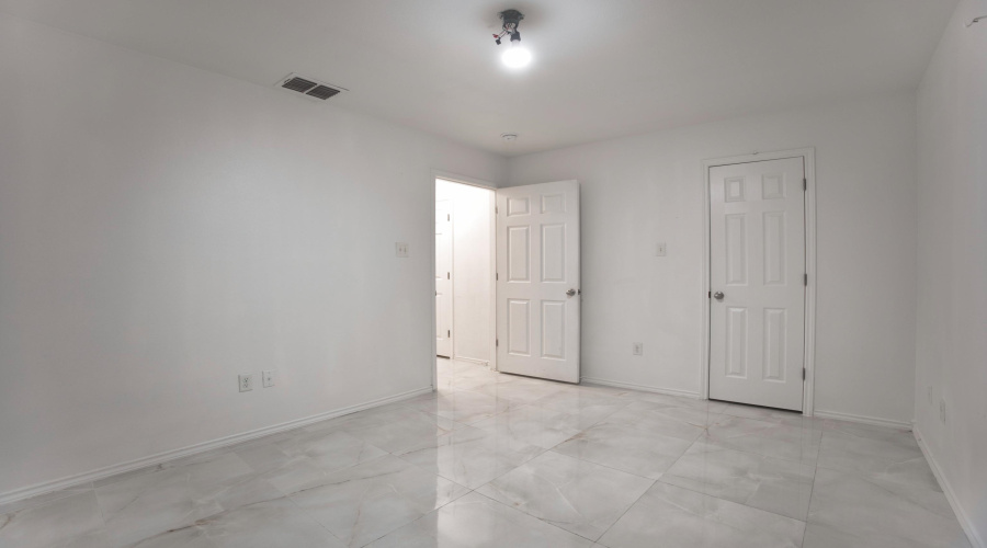 15108 Palacio Dr, Laredo, Texas 78045, 4 Bedrooms Bedrooms, 7 Rooms Rooms,3 BathroomsBathrooms,Residential,For Sale,15108 Palacio Dr,20261713