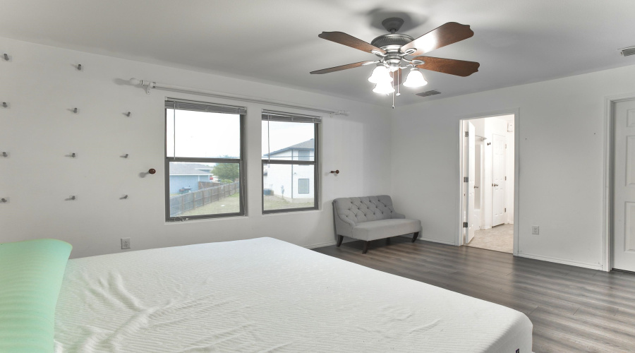 15108 Palacio Dr, Laredo, Texas 78045, 4 Bedrooms Bedrooms, 7 Rooms Rooms,3 BathroomsBathrooms,Residential,For Sale,15108 Palacio Dr,20261713