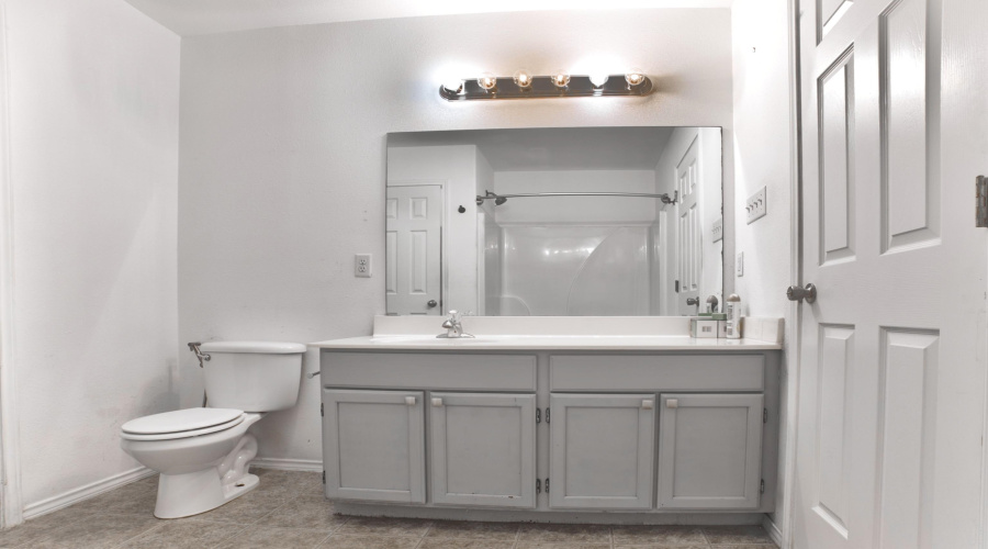 15108 Palacio Dr, Laredo, Texas 78045, 4 Bedrooms Bedrooms, 7 Rooms Rooms,3 BathroomsBathrooms,Residential,For Sale,15108 Palacio Dr,20261713