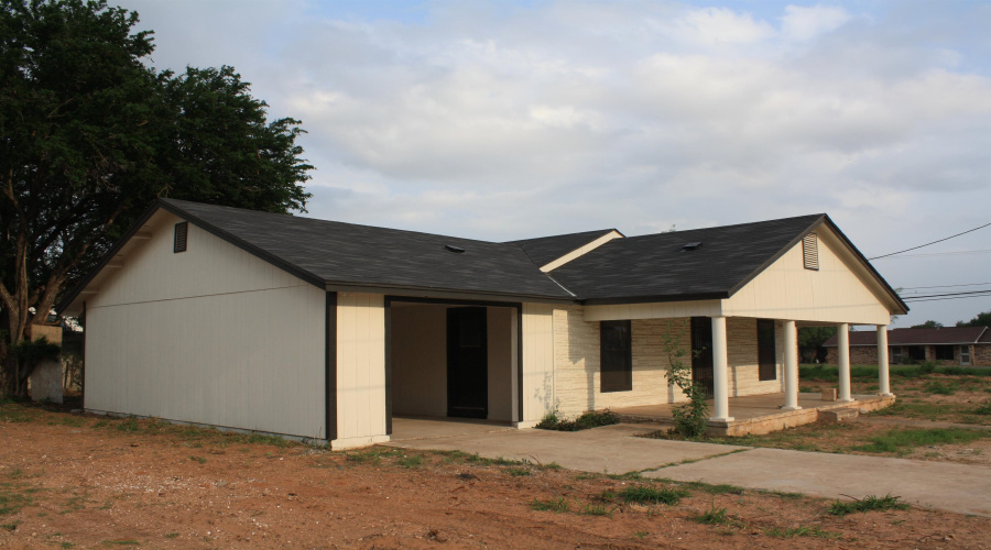 704 N Dagmar, Hebbronville, Texas 78361, 2 Bedrooms Bedrooms, 2 Rooms Rooms,2 BathroomsBathrooms,Residential,For Sale,704 N Dagmar,20261714