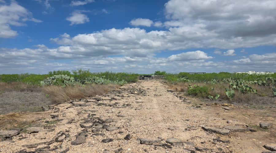 000 LAS LOMAS RD., LAREDO, Texas 78043, ,Land,For Sale,000 LAS LOMAS RD.,20261727