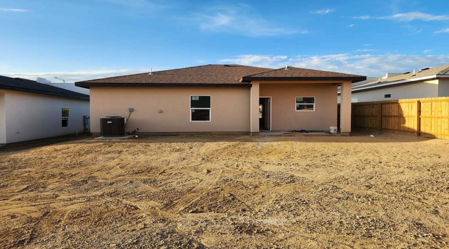 5113 Nispero Ln, Laredo, Texas 78046, 3 Bedrooms Bedrooms, 4 Rooms Rooms,2 BathroomsBathrooms,Residential,For Sale,5113 Nispero Ln,20260240