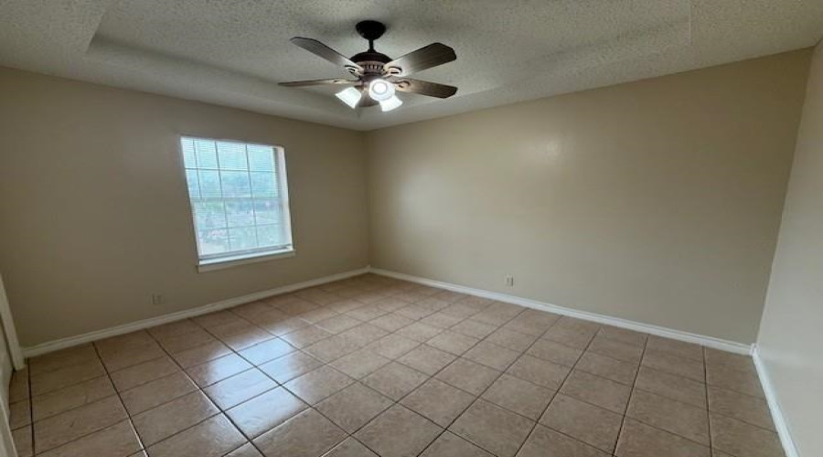 1001 E Travis St, Laredo, Texas 78041, 2 Bedrooms Bedrooms, 4 Rooms Rooms,1 BathroomBathrooms,Residential,For Rent,1001 E Travis St,20261716