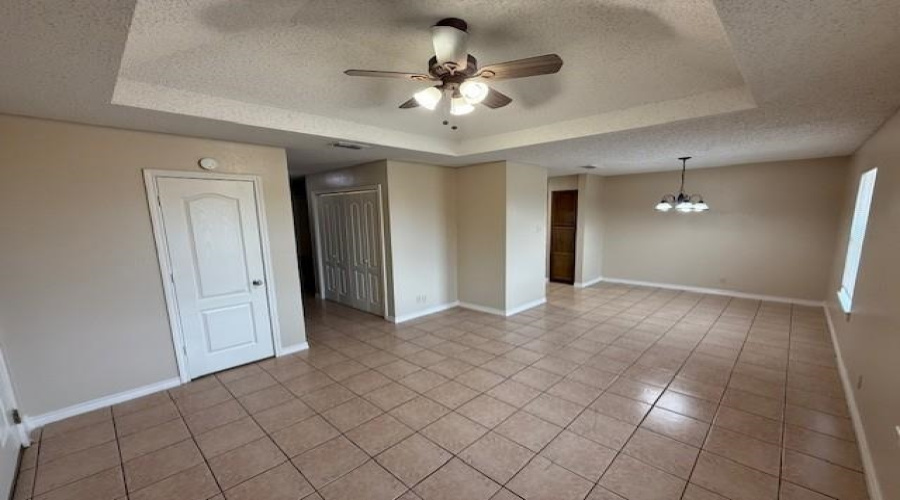 1001 E Travis St, Laredo, Texas 78041, 2 Bedrooms Bedrooms, 4 Rooms Rooms,1 BathroomBathrooms,Residential,For Rent,1001 E Travis St,20261716