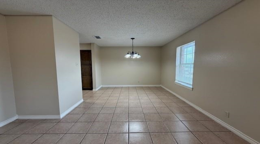 1001 E Travis St, Laredo, Texas 78041, 2 Bedrooms Bedrooms, 4 Rooms Rooms,1 BathroomBathrooms,Residential,For Rent,1001 E Travis St,20261716