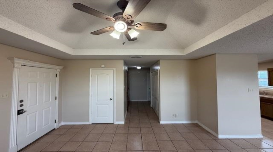 1001 E Travis St, Laredo, Texas 78041, 2 Bedrooms Bedrooms, 4 Rooms Rooms,1 BathroomBathrooms,Residential,For Rent,1001 E Travis St,20261716
