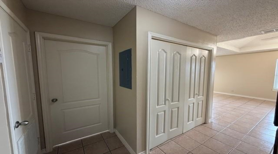 1001 E Travis St, Laredo, Texas 78041, 2 Bedrooms Bedrooms, 4 Rooms Rooms,1 BathroomBathrooms,Residential,For Rent,1001 E Travis St,20261716