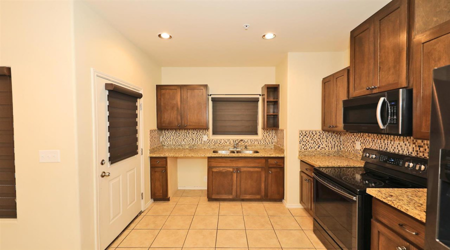 5610 Montevista Dr., Laredo, Texas 78041, 3 Bedrooms Bedrooms, 6 Rooms Rooms,2 BathroomsBathrooms,Residential,For Rent,5610 Montevista Dr.,20261720