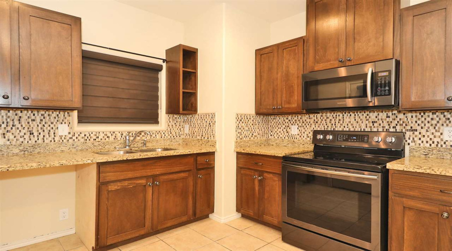 5610 Montevista Dr., Laredo, Texas 78041, 3 Bedrooms Bedrooms, 6 Rooms Rooms,2 BathroomsBathrooms,Residential,For Rent,5610 Montevista Dr.,20261720