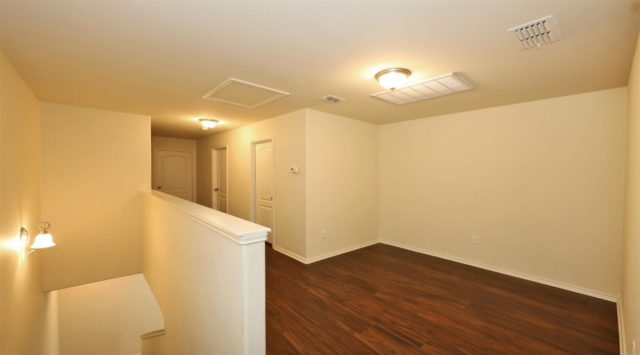 5610 Montevista Dr., Laredo, Texas 78041, 3 Bedrooms Bedrooms, 6 Rooms Rooms,2 BathroomsBathrooms,Residential,For Rent,5610 Montevista Dr.,20261720