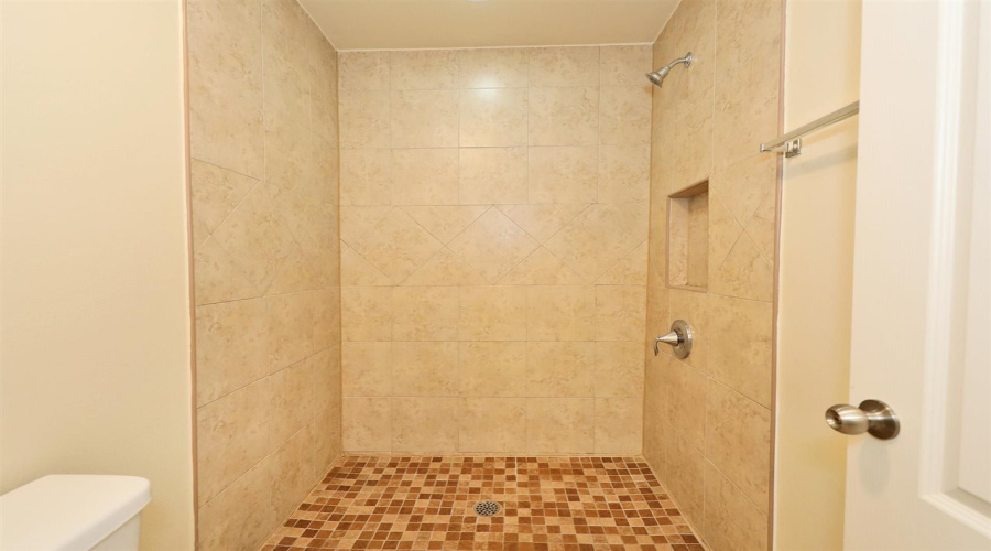 5610 Montevista Dr., Laredo, Texas 78041, 3 Bedrooms Bedrooms, 6 Rooms Rooms,2 BathroomsBathrooms,Residential,For Rent,5610 Montevista Dr.,20261720