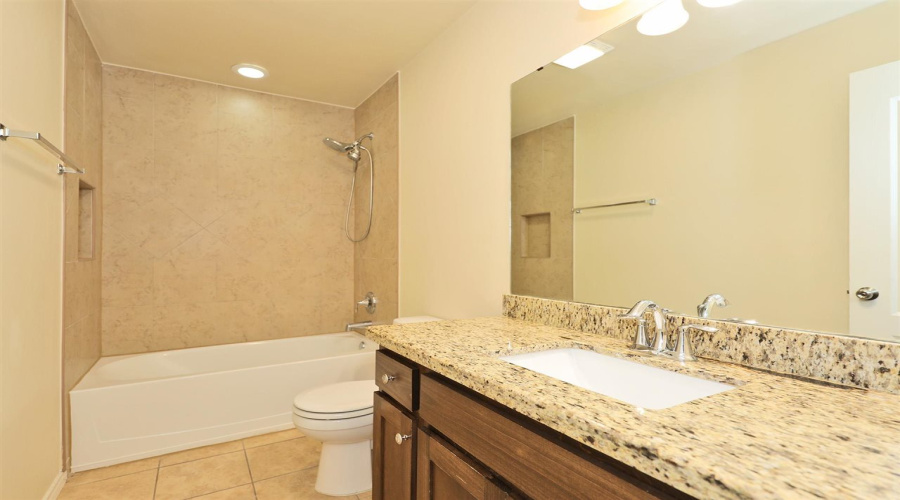 5610 Montevista Dr., Laredo, Texas 78041, 3 Bedrooms Bedrooms, 6 Rooms Rooms,2 BathroomsBathrooms,Residential,For Rent,5610 Montevista Dr.,20261720