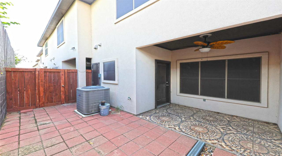 5610 Montevista Dr., Laredo, Texas 78041, 3 Bedrooms Bedrooms, 6 Rooms Rooms,2 BathroomsBathrooms,Residential,For Rent,5610 Montevista Dr.,20261720