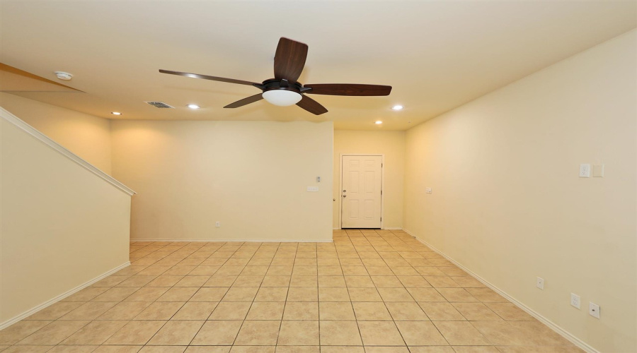 5610 Montevista Dr., Laredo, Texas 78041, 3 Bedrooms Bedrooms, 6 Rooms Rooms,2 BathroomsBathrooms,Residential,For Rent,5610 Montevista Dr.,20261720