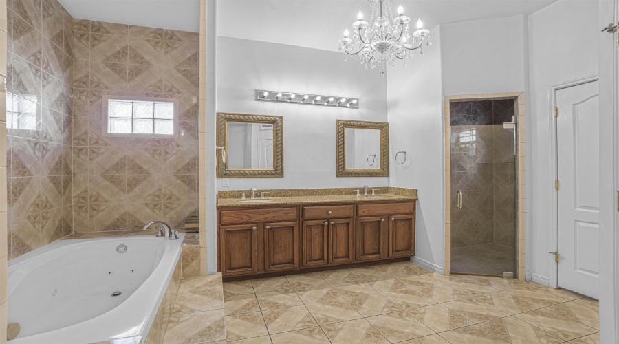 245 Lake Powell Dr, Laredo, Texas 78045, 6 Bedrooms Bedrooms, 9 Rooms Rooms,4 BathroomsBathrooms,Residential,For Sale,245 Lake Powell Dr,20261726