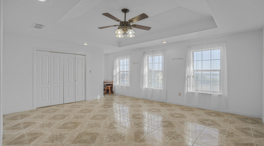 245 Lake Powell Dr, Laredo, Texas 78045, 6 Bedrooms Bedrooms, 9 Rooms Rooms,4 BathroomsBathrooms,Residential,For Sale,245 Lake Powell Dr,20261726