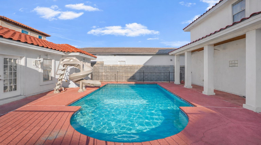 245 Lake Powell Dr, Laredo, Texas 78045, 6 Bedrooms Bedrooms, 9 Rooms Rooms,4 BathroomsBathrooms,Residential,For Sale,245 Lake Powell Dr,20261726