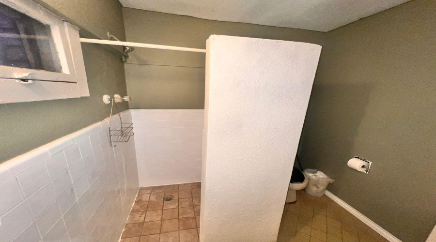 3509 Springfield Ave, Laredo, Texas 78040, 3 Bedrooms Bedrooms, 5 Rooms Rooms,2 BathroomsBathrooms,Residential,For Rent,3509 Springfield Ave,20261728