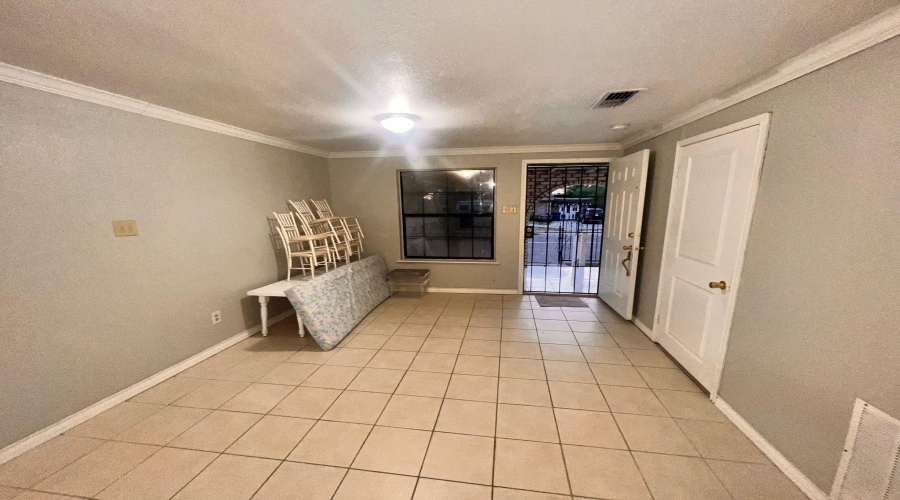 3509 Springfield Ave, Laredo, Texas 78040, 3 Bedrooms Bedrooms, 5 Rooms Rooms,2 BathroomsBathrooms,Residential,For Rent,3509 Springfield Ave,20261728
