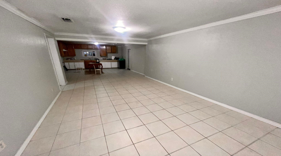 3509 Springfield Ave, Laredo, Texas 78040, 3 Bedrooms Bedrooms, 5 Rooms Rooms,2 BathroomsBathrooms,Residential,For Rent,3509 Springfield Ave,20261728