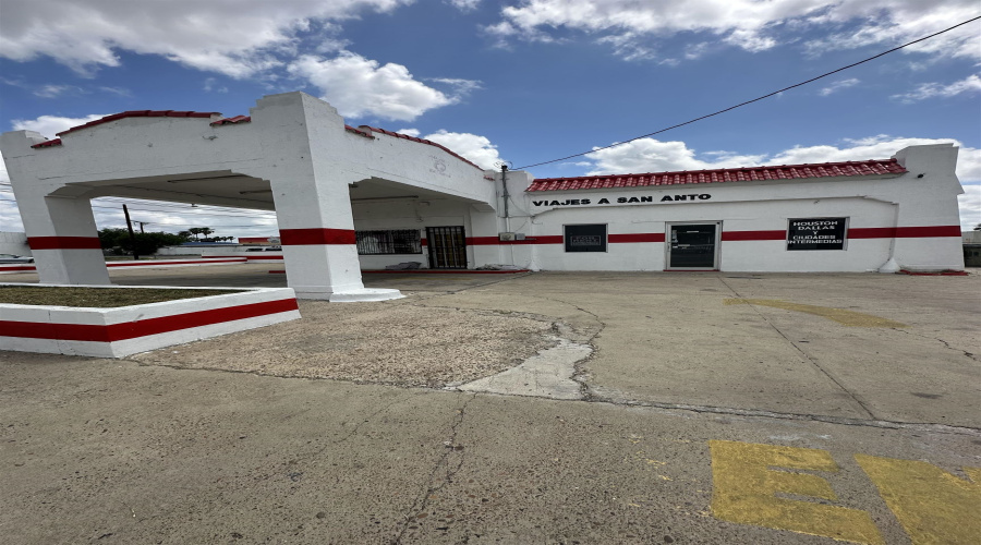 919 San Bernardo Ave, Laredo, Texas 78040, ,2 BathroomsBathrooms,Commercial retail/office,For Rent,919 San Bernardo Ave,20261730