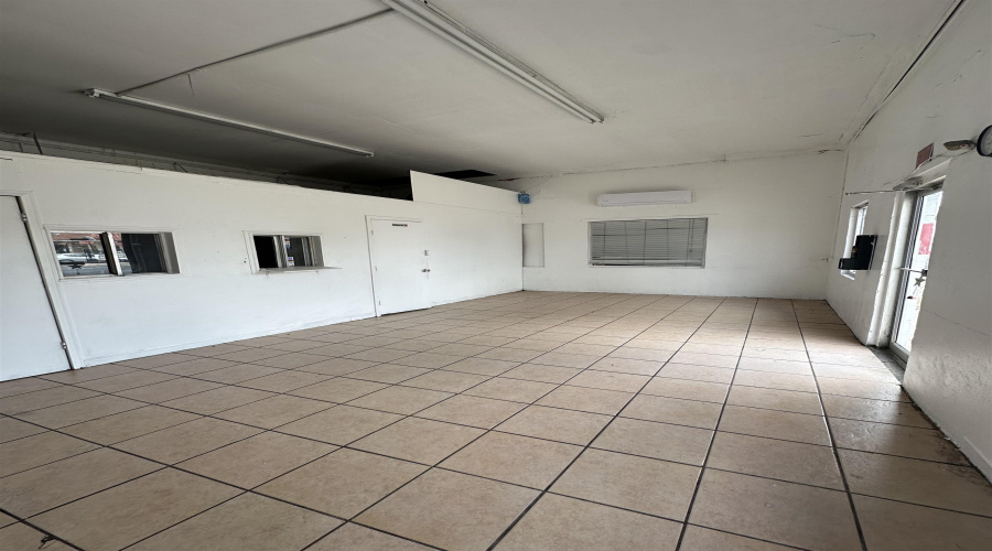 919 San Bernardo Ave, Laredo, Texas 78040, ,2 BathroomsBathrooms,Commercial retail/office,For Rent,919 San Bernardo Ave,20261730