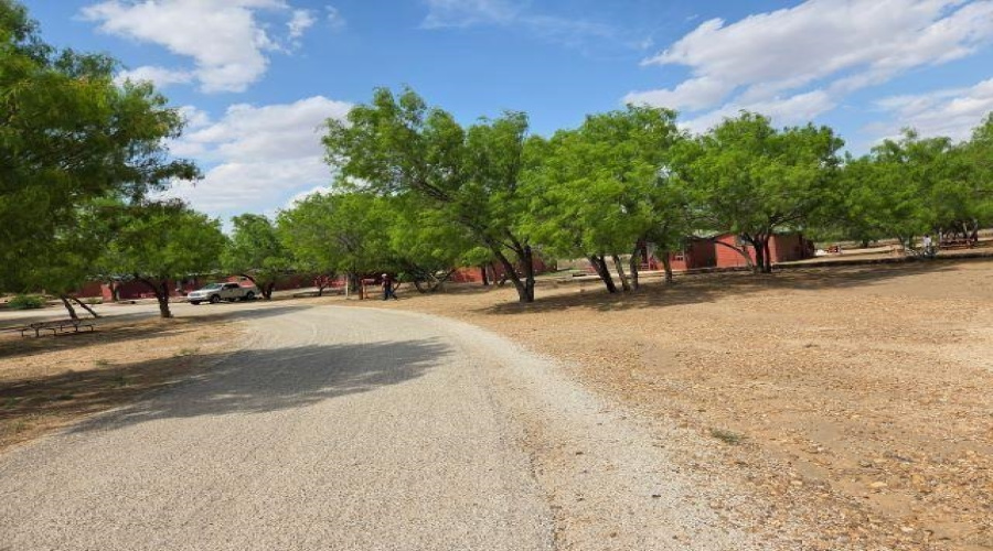 153 RV Park Rd., Cotulla, Texas 78014, 11 Rooms Rooms,Commercial retail/office,For Sale,153 RV Park Rd.,20261734