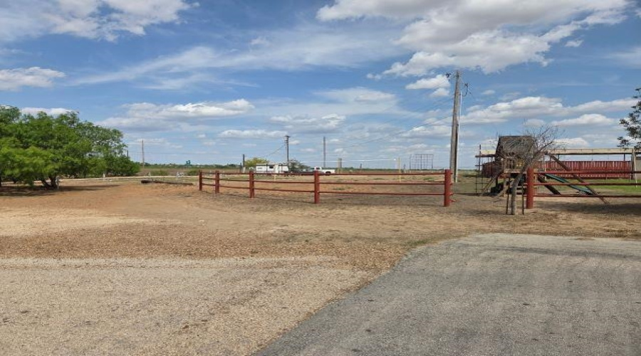 153 RV Park Rd., Cotulla, Texas 78014, 11 Rooms Rooms,Commercial retail/office,For Sale,153 RV Park Rd.,20261734