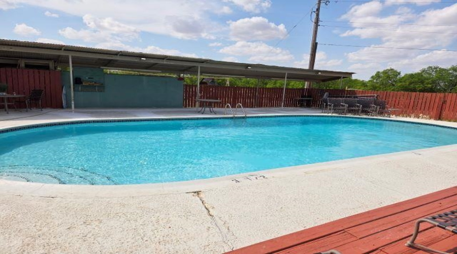 153 RV Park Rd., Cotulla, Texas 78014, 11 Rooms Rooms,Commercial retail/office,For Sale,153 RV Park Rd.,20261734