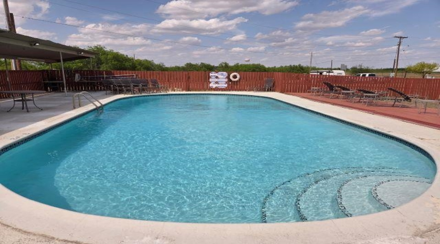 153 RV Park Rd., Cotulla, Texas 78014, 11 Rooms Rooms,Commercial retail/office,For Sale,153 RV Park Rd.,20261734