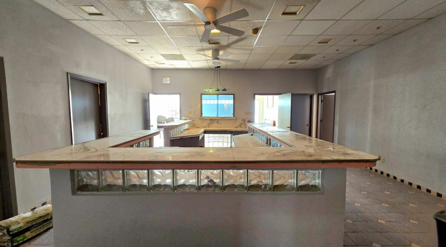 220 W Hillside Rd, laredo, Texas 78041, 1 Room Rooms,4 BathroomsBathrooms,Commercial retail/office,For Rent,220 W Hillside Rd,20261735