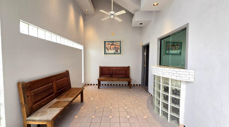 220 W Hillside Rd, laredo, Texas 78041, 1 Room Rooms,4 BathroomsBathrooms,Commercial retail/office,For Rent,220 W Hillside Rd,20261735