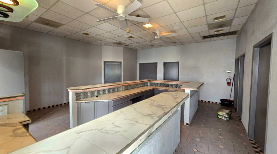 220 W Hillside Rd, laredo, Texas 78041, 1 Room Rooms,4 BathroomsBathrooms,Commercial retail/office,For Rent,220 W Hillside Rd,20261735