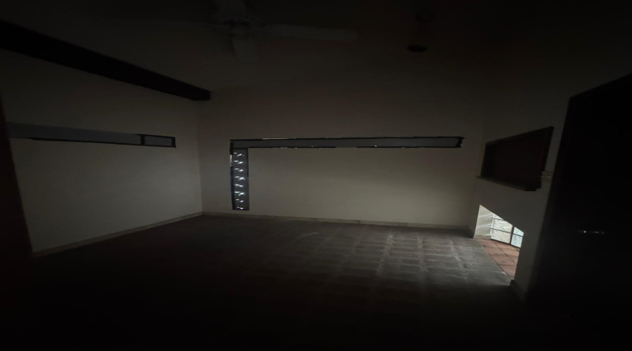 220 W Hillside Rd, laredo, Texas 74801, 1 Room Rooms,2 BathroomsBathrooms,Commercial retail/office,For Rent,220 W Hillside Rd,20261736