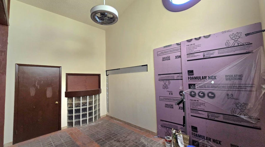 220 W Hillside Rd, laredo, Texas 74801, 1 Room Rooms,2 BathroomsBathrooms,Commercial retail/office,For Rent,220 W Hillside Rd,20261736