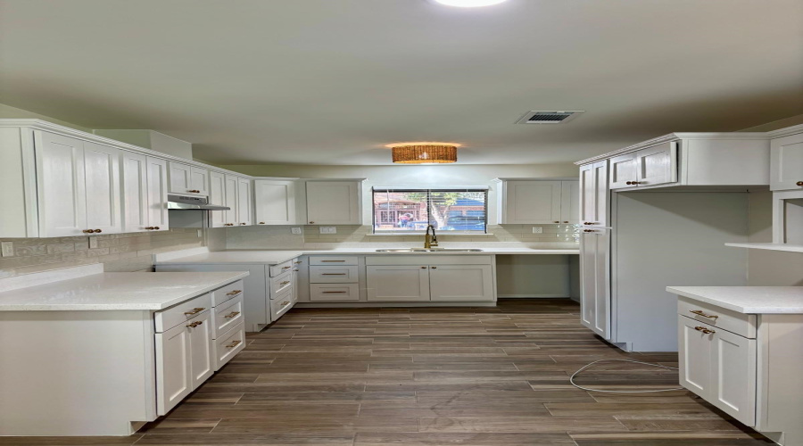 211 Esperanza Dr, Laredo, Texas 78041, 4 Bedrooms Bedrooms, 6 Rooms Rooms,2 BathroomsBathrooms,Residential,For Sale,211 Esperanza Dr,20261230