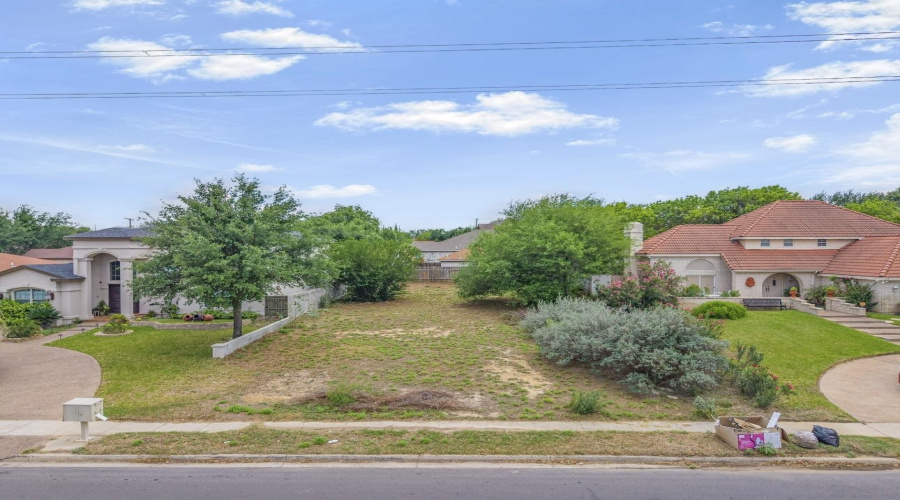 435 Puig Dr, Laredo, Texas 78045, ,Land,For Sale,435 Puig Dr,20261733