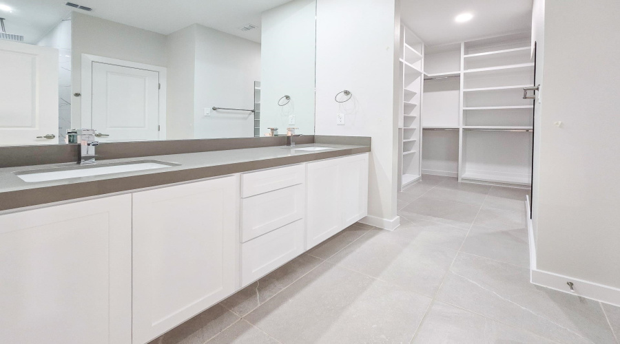 1018 Noyola Loop, LAREDO, Texas 78046, 4 Bedrooms Bedrooms, 6 Rooms Rooms,2 BathroomsBathrooms,Residential,For Sale,1018 Noyola Loop,20261731