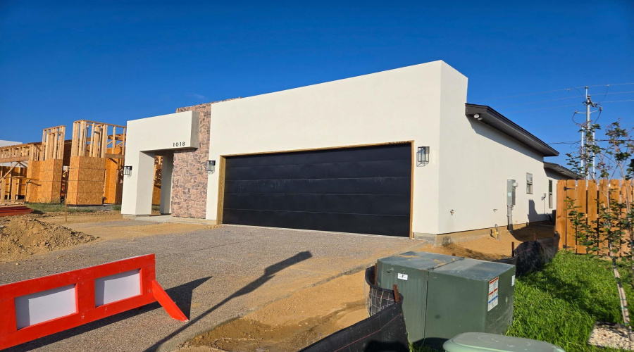 1018 Noyola Loop, LAREDO, Texas 78046, 4 Bedrooms Bedrooms, 6 Rooms Rooms,2 BathroomsBathrooms,Residential,For Sale,1018 Noyola Loop,20261731