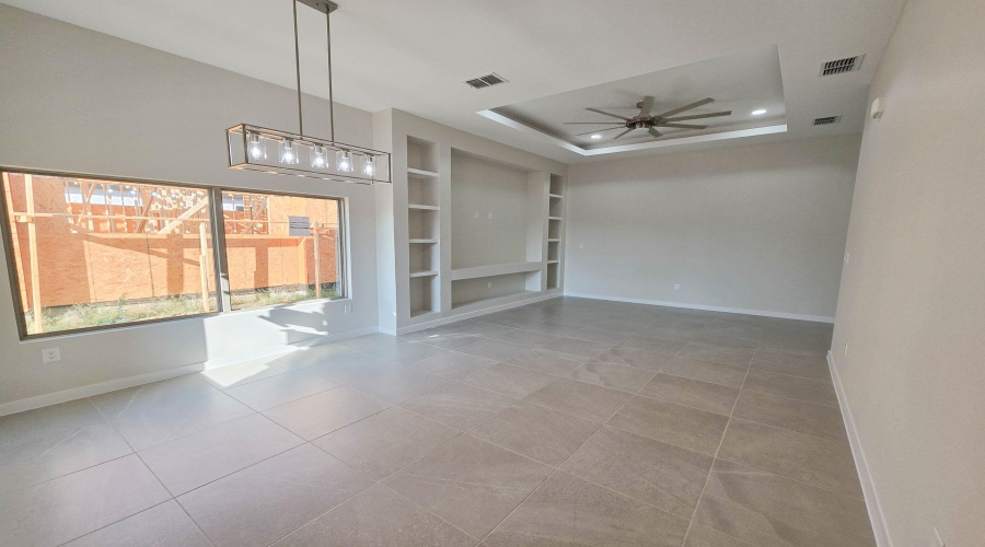 1018 Noyola Loop, LAREDO, Texas 78046, 4 Bedrooms Bedrooms, 6 Rooms Rooms,2 BathroomsBathrooms,Residential,For Sale,1018 Noyola Loop,20261731