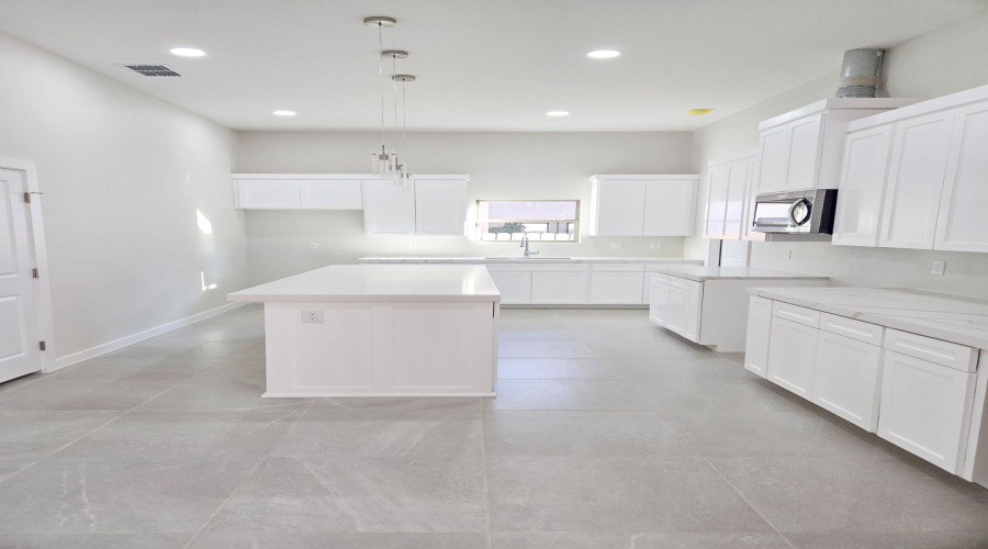 1018 Noyola Loop, LAREDO, Texas 78046, 4 Bedrooms Bedrooms, 6 Rooms Rooms,2 BathroomsBathrooms,Residential,For Sale,1018 Noyola Loop,20261731