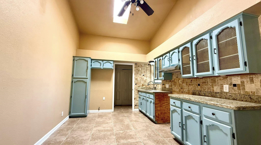 1514 Dove Trail Ct, Laredo, Texas 78041, 4 Bedrooms Bedrooms, 6 Rooms Rooms,2 BathroomsBathrooms,Residential,For Rent,1514 Dove Trail Ct,20261738