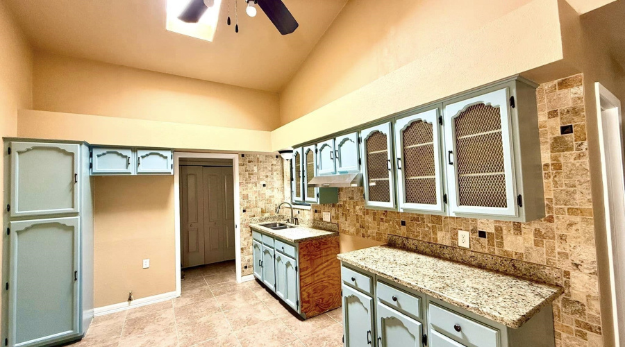 1514 Dove Trail Ct, Laredo, Texas 78041, 4 Bedrooms Bedrooms, 6 Rooms Rooms,2 BathroomsBathrooms,Residential,For Rent,1514 Dove Trail Ct,20261738