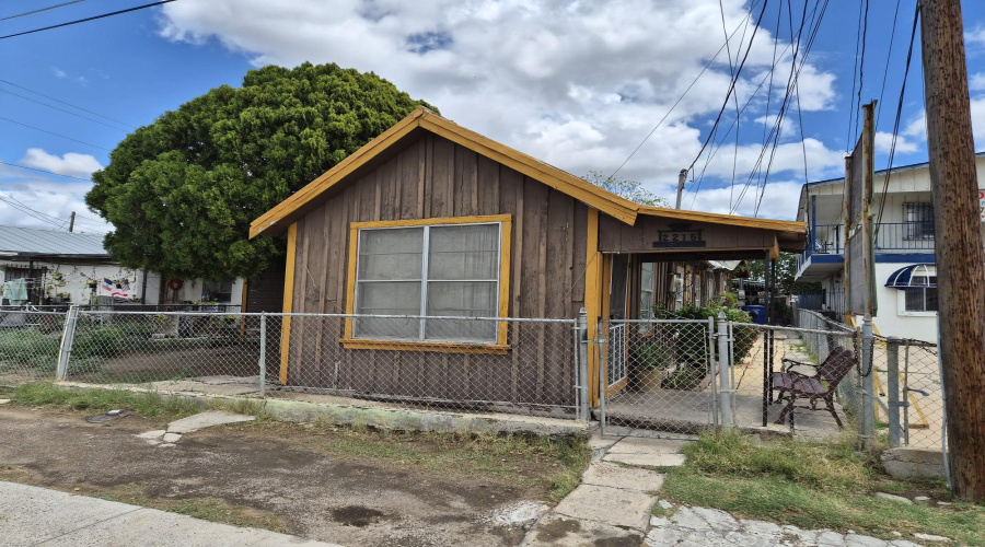 2215 San Dario Ave, LAREDO, Texas 78040, ,Multi-family,For Sale,2215 San Dario Ave,20261732