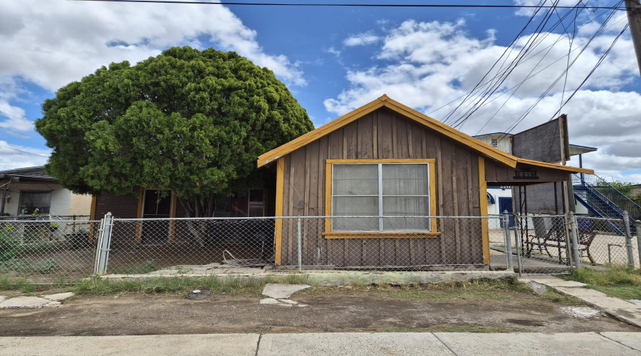 2215 San Dario Ave, LAREDO, Texas 78040, ,Multi-family,For Sale,2215 San Dario Ave,20261732