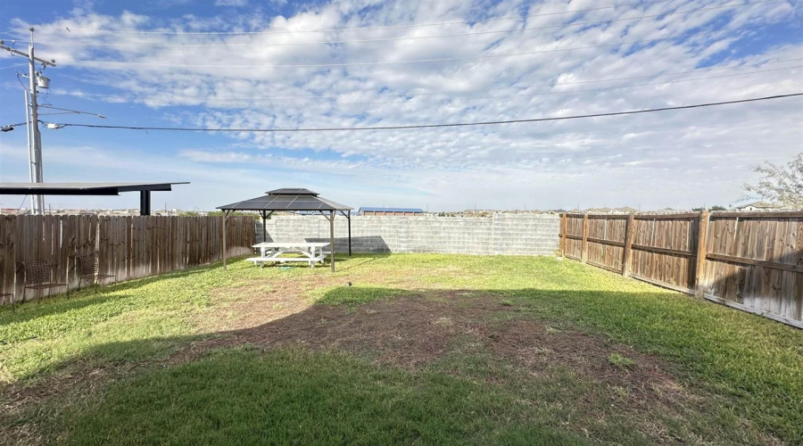 3614 Jorge Sosa, Laredo, Texas 78046, 4 Bedrooms Bedrooms, 6 Rooms Rooms,2 BathroomsBathrooms,Residential,For Sale,3614 Jorge Sosa,20261739