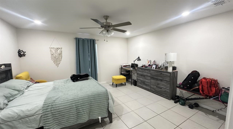 3614 Jorge Sosa, Laredo, Texas 78046, 4 Bedrooms Bedrooms, 6 Rooms Rooms,2 BathroomsBathrooms,Residential,For Sale,3614 Jorge Sosa,20261739