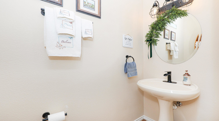 217 Washingtonia Dr, Laredo, Texas 78045, 4 Bedrooms Bedrooms, 9 Rooms Rooms,2 BathroomsBathrooms,Residential,For Sale,217 Washingtonia Dr,20261740