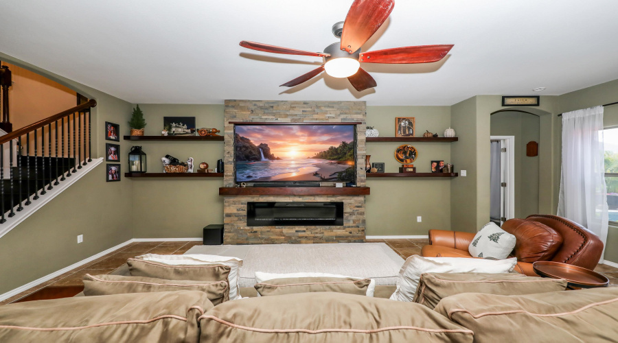 217 Washingtonia Dr, Laredo, Texas 78045, 4 Bedrooms Bedrooms, 9 Rooms Rooms,2 BathroomsBathrooms,Residential,For Sale,217 Washingtonia Dr,20261740